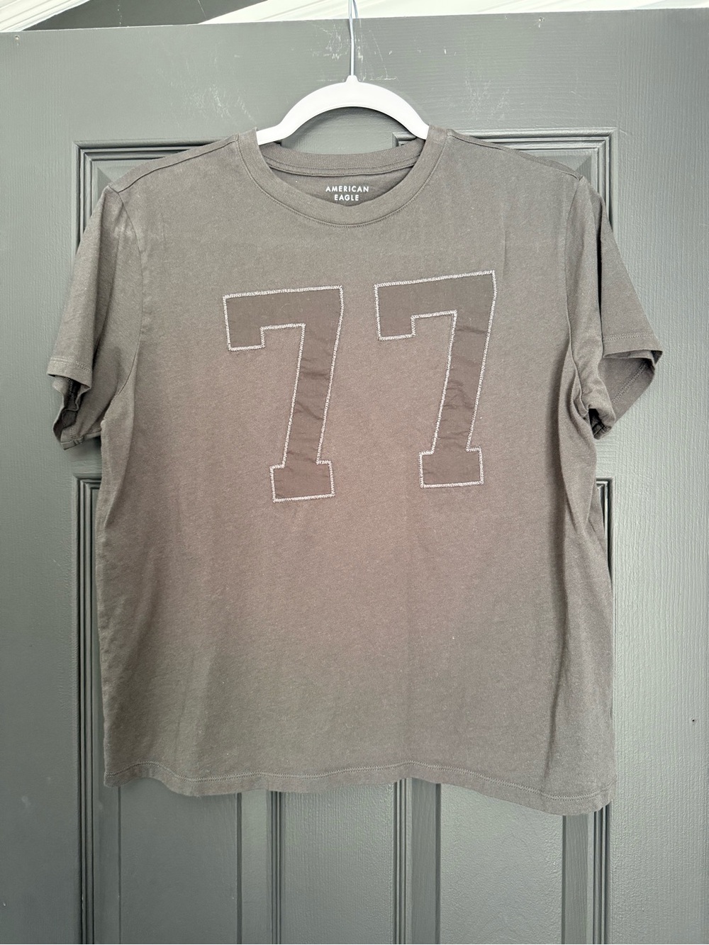 American Eagle Outfitters '77' Graphic Tee
